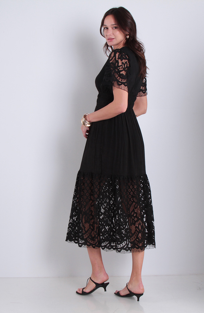 Vestido Encaje Manga Corta Escote Redondo hover