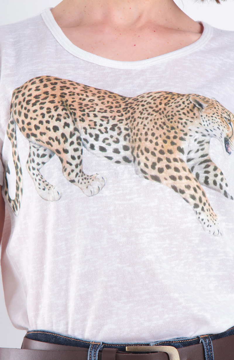 Polera Tigre Sublimado Manga Corta Escote Redondo hover