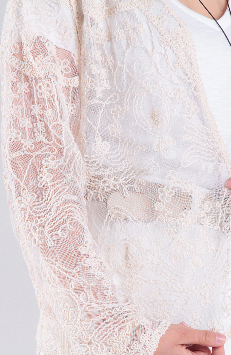 Blusa Brodery Manga 3/4 Escote V hover