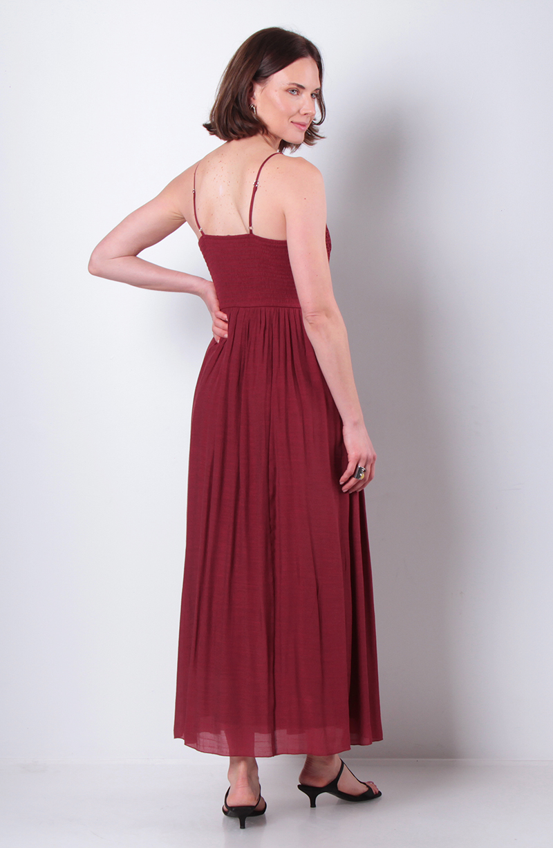 Vestido Sin Manga Escote Redondo Con Aplicacion En Busto hover