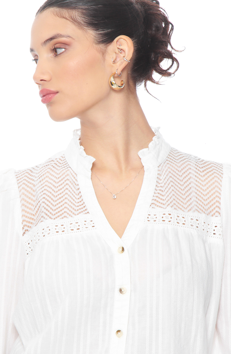 Blusa Manga Larga Brodery Abotonada En Delantero Y Aplicacion hover
