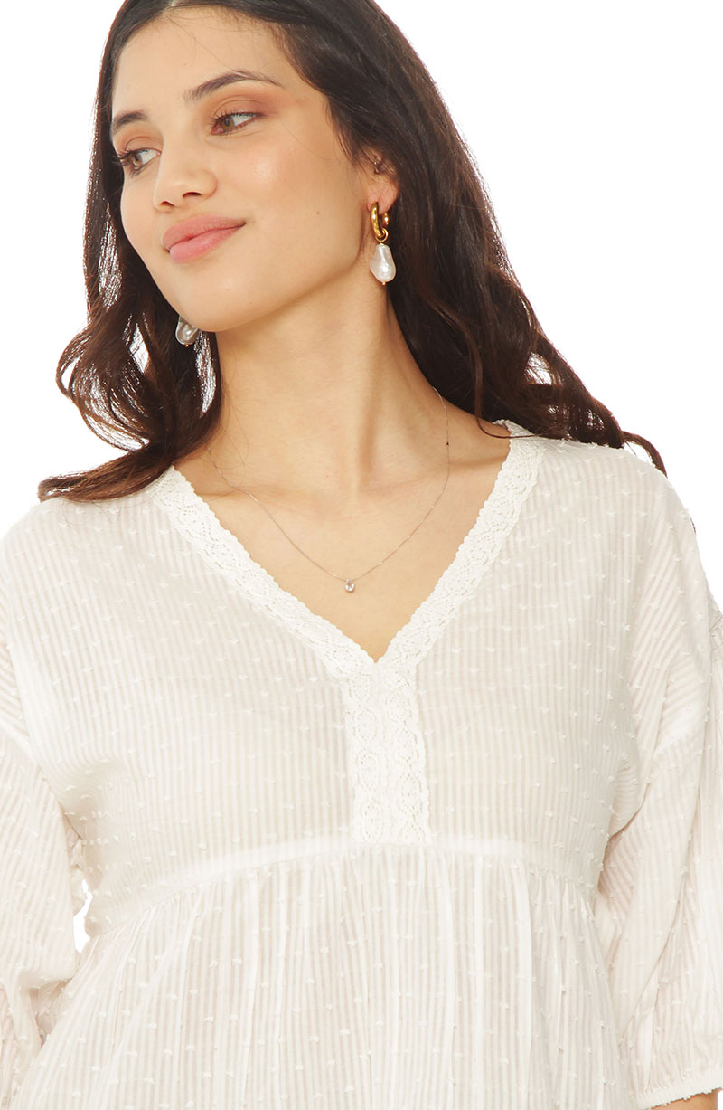 Blusa Manga Corta Brodery Escote V hover