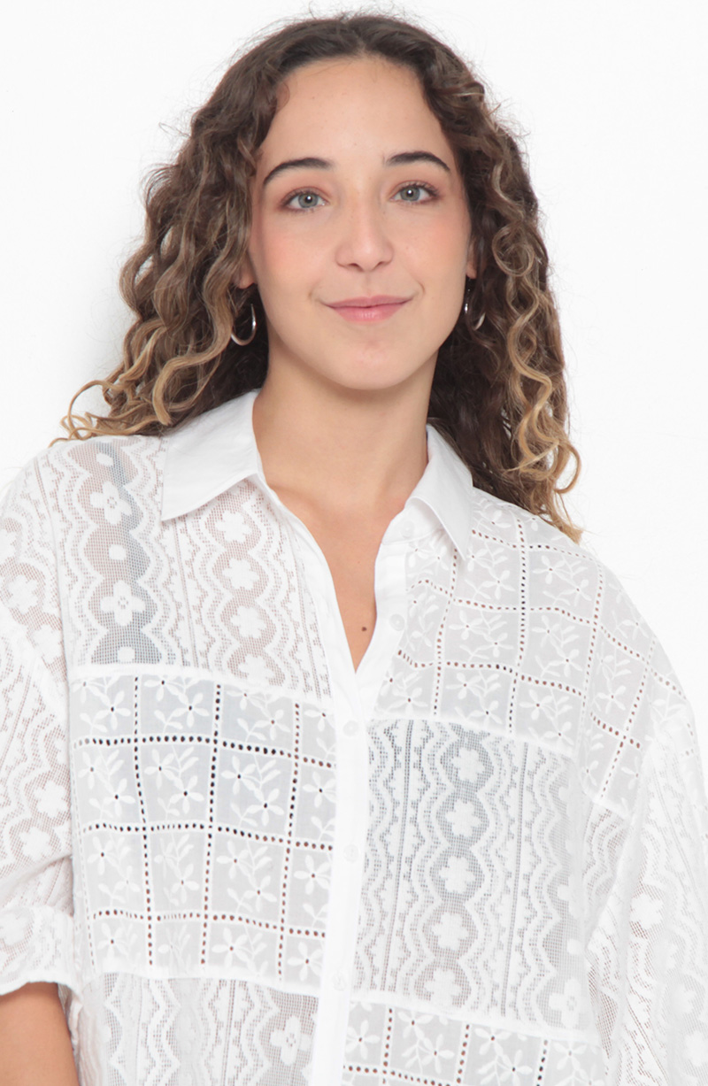 Blusa Manga Corta Embroidery Abotonada En Delantero hover