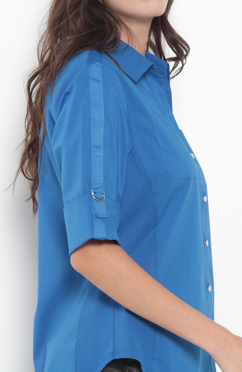 Blusa Manga 3/4 Escote V Con Bolsillos hover