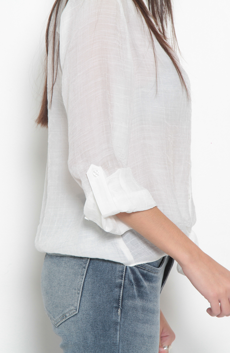 Blusa Manga Larga Escote V Abotonada En Delantero Con Bolsillo hover
