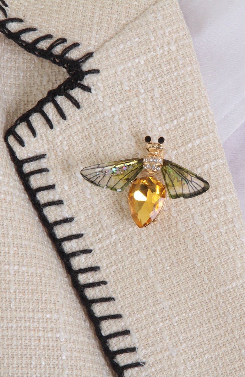 Pin Mariposa Dorada Con Cristales Multicolor Decorativo hover