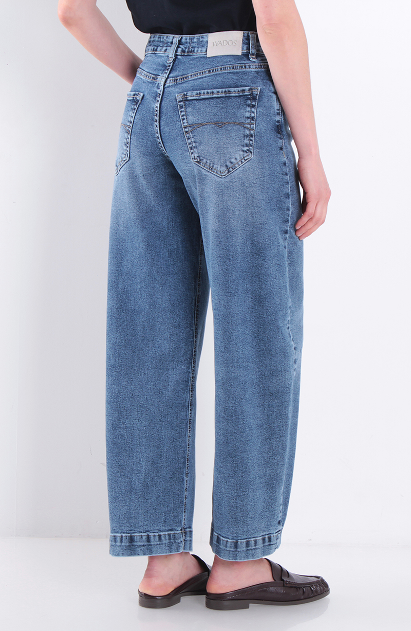 Jeans Balloon Tiro Medio Pretina Basica Un Boton hover