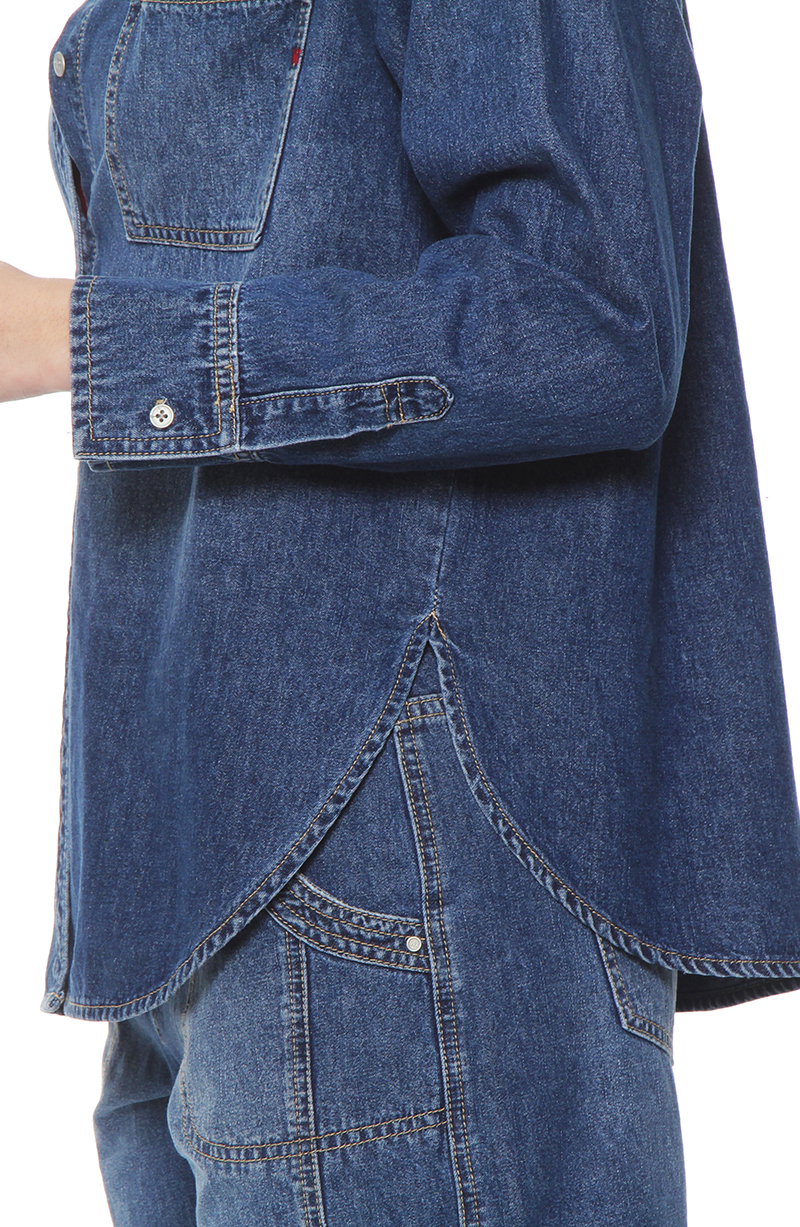 Blusa Denim Manga Larga Abotonada En Delantero  Con Bolsillo hover