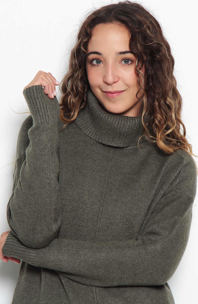 Sweater Manga Larga Cuello Alto hover
