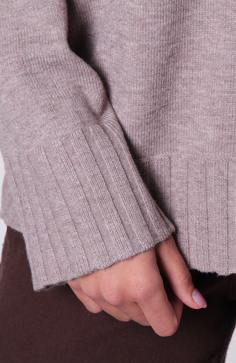 Sweater Manga Larga Escote Redondo Con Textura hover