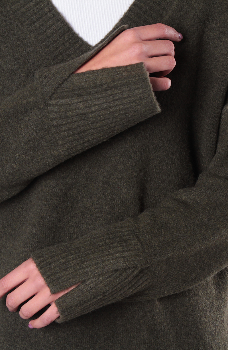 Sweater Manga Larga Escote V hover