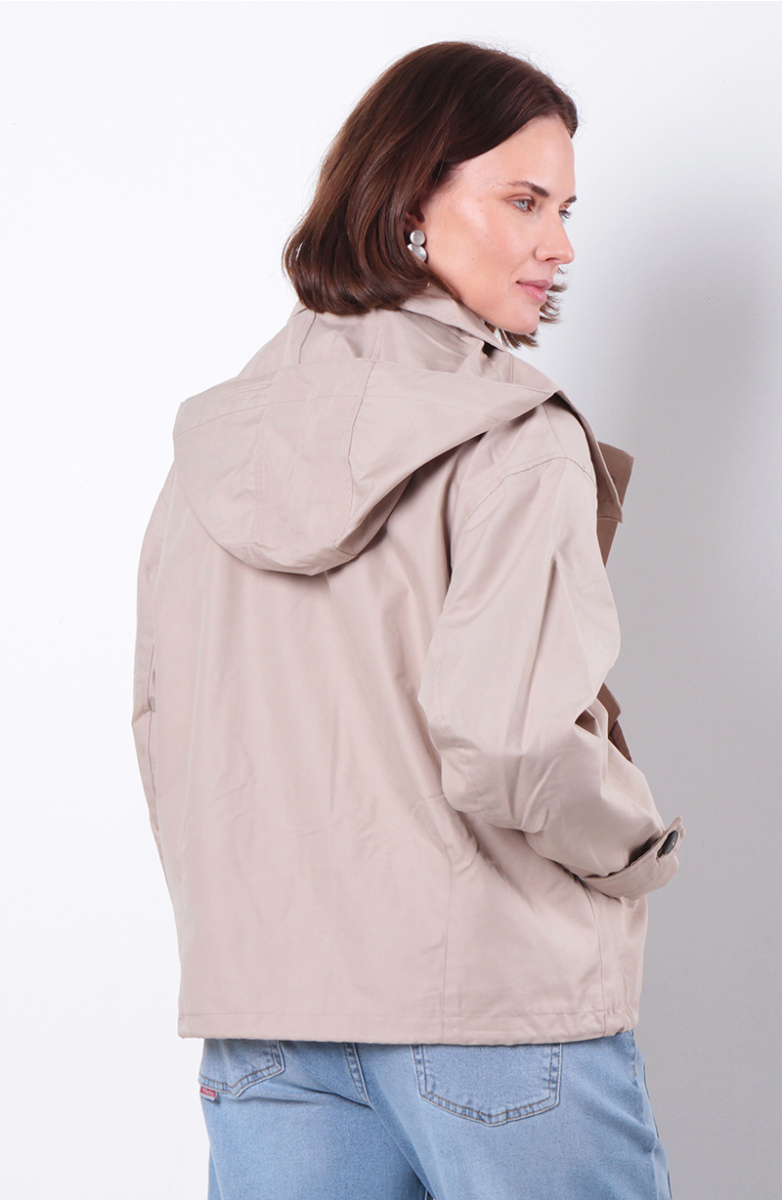 CHAQUETA MANGA LARGA CRUZADA  CON BOLSILLOS