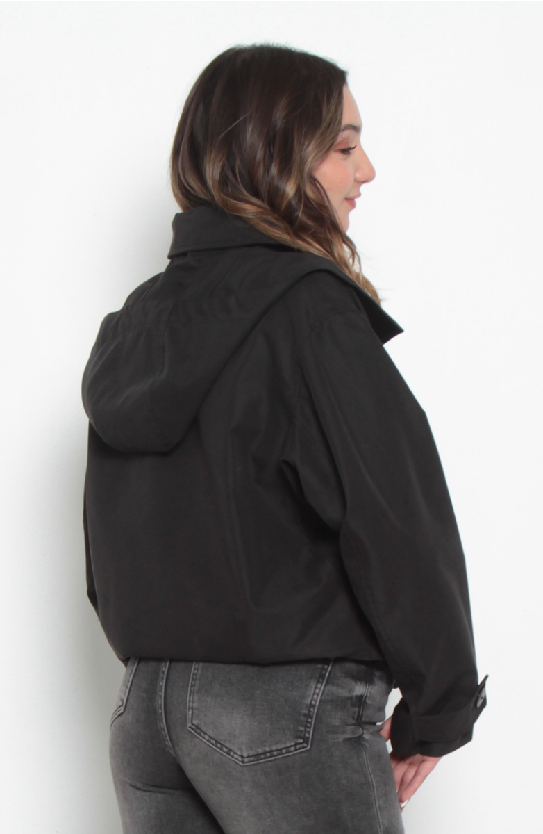 CHAQUETA MANGA LARGA CRUZADA  CON BOLSILLOS