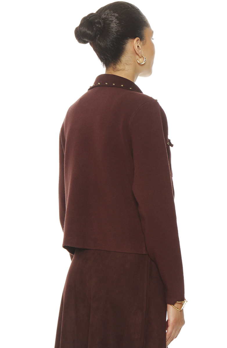 CHAQUETA SUEDE MANGA LARGA CON TACHAS Y BOLSILLOS