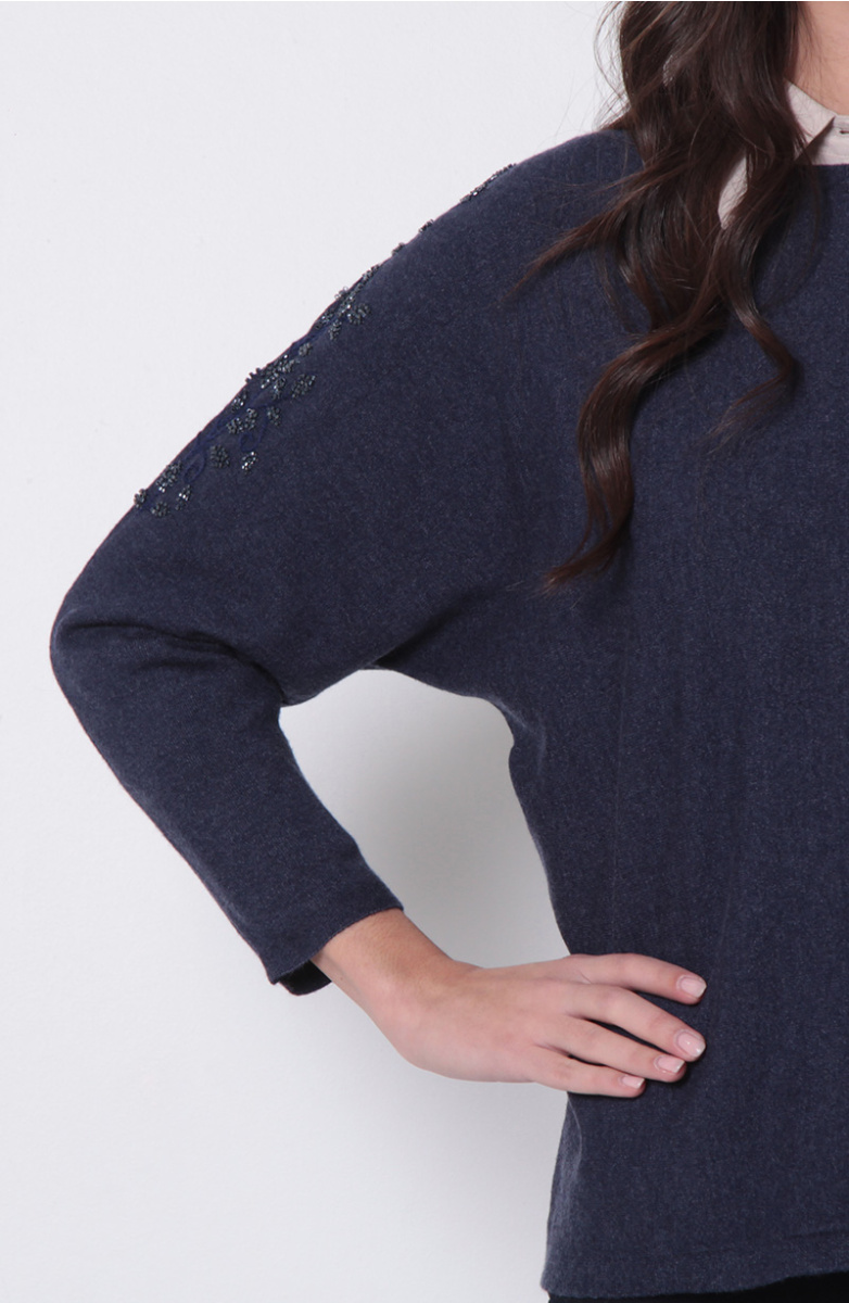 SWEATER MANGA 3/4 ESCOTE BOTE CON APLICACION EN MANGAS