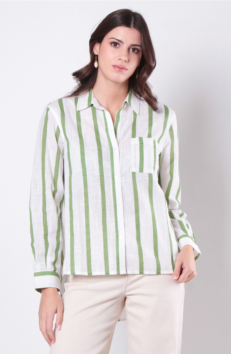 BLUSA LISTADA MANGA LARGA ABOTONADA EN DELANTERO