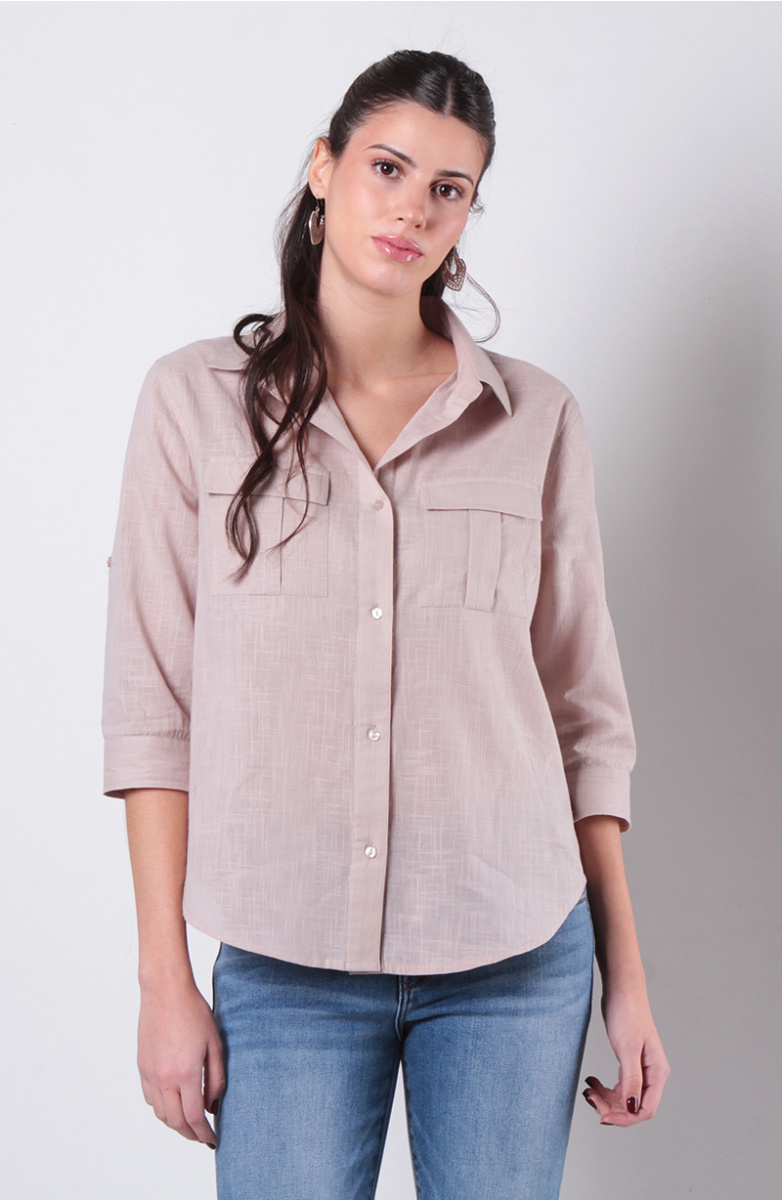 BLUSA MANGA 3/4 ABOTONADA EN EL DELANTERO Y BOLSILLOS