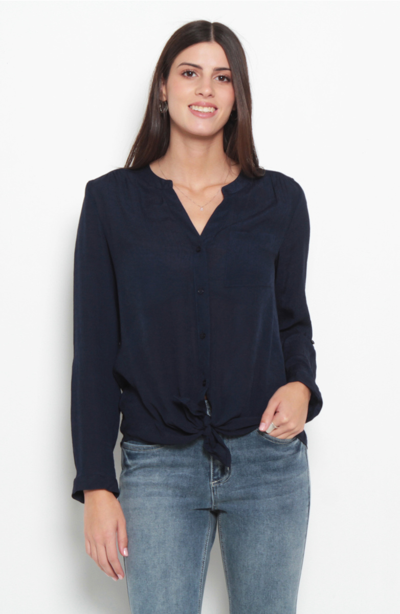 BLUSA MANGA LARGA ESCOTE V ABOTONADA EN DELANTERO CON BOLSILLO