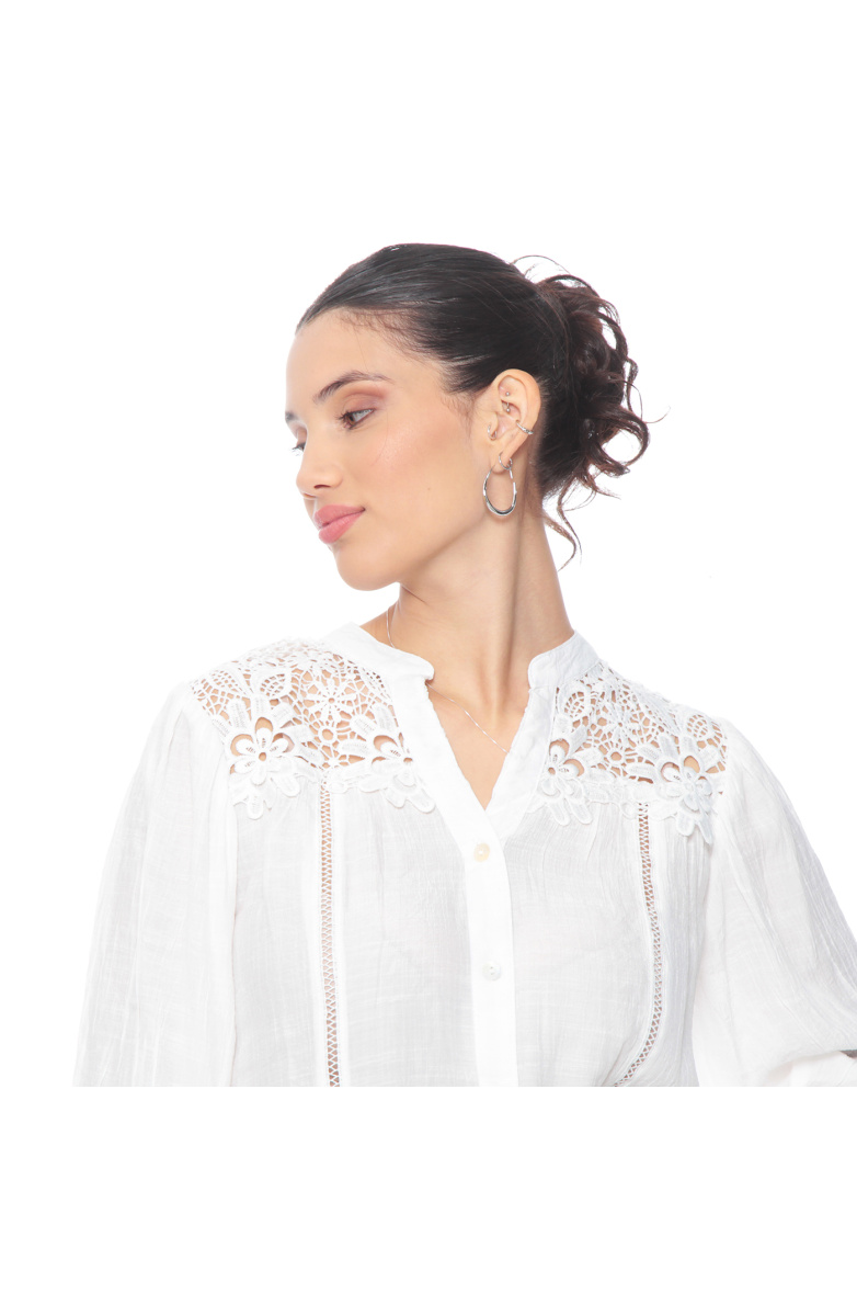 BLUSA MANGA LARGA XON BRODERY EN DELANTERO Y ESPALDA ESCOTE V