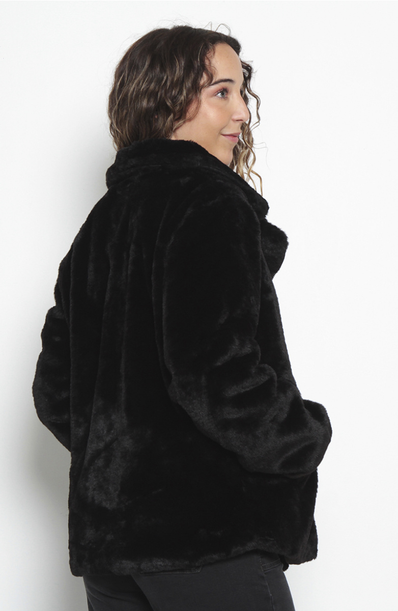 CHAQUETA MANGA LARGA PIEL ECOLOGICA CON CIERRE Y BOLSILLOS