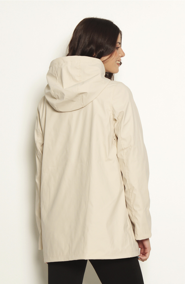 CHAQUETA IMPERMEABLE MANGA LARGA CON CAPUCHA