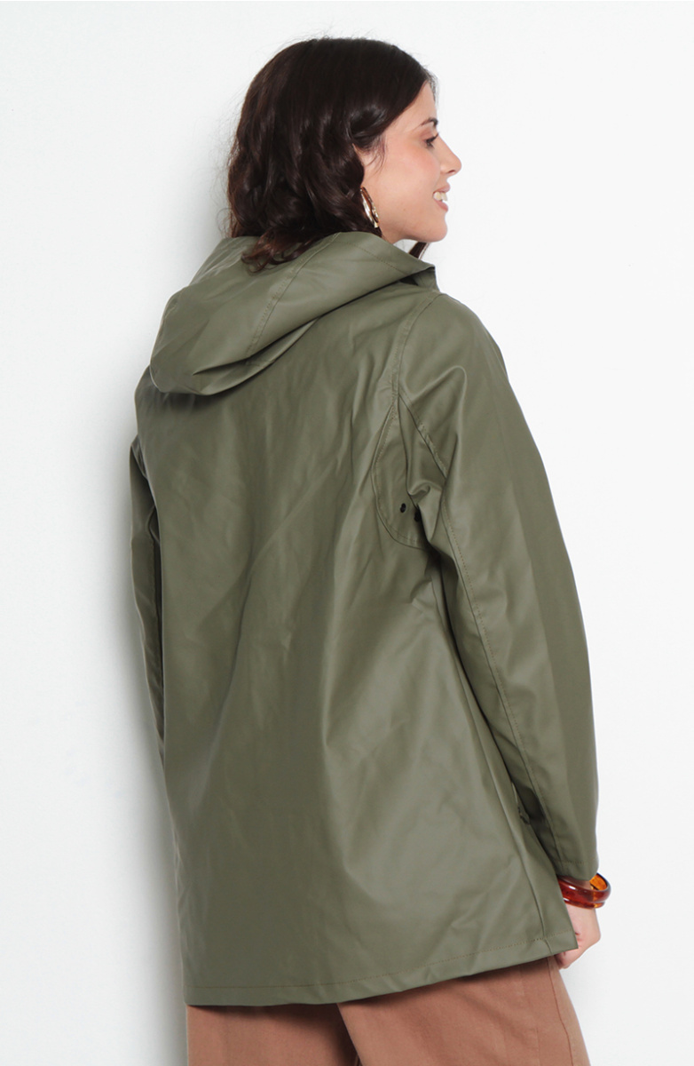CHAQUETA IMPERMEABLE MANGA LARGA CON CAPUCHA