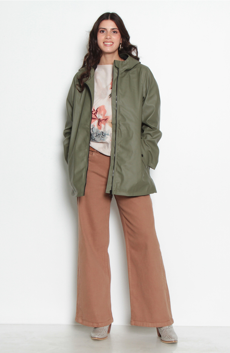 CHAQUETA IMPERMEABLE MANGA LARGA CON CAPUCHA