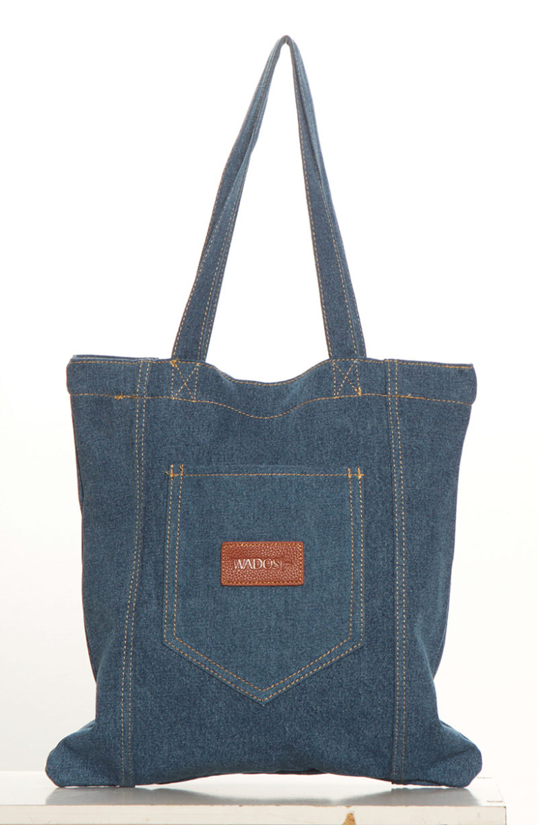 BOLSO DENIM CON CORTE Y BOLSILLO