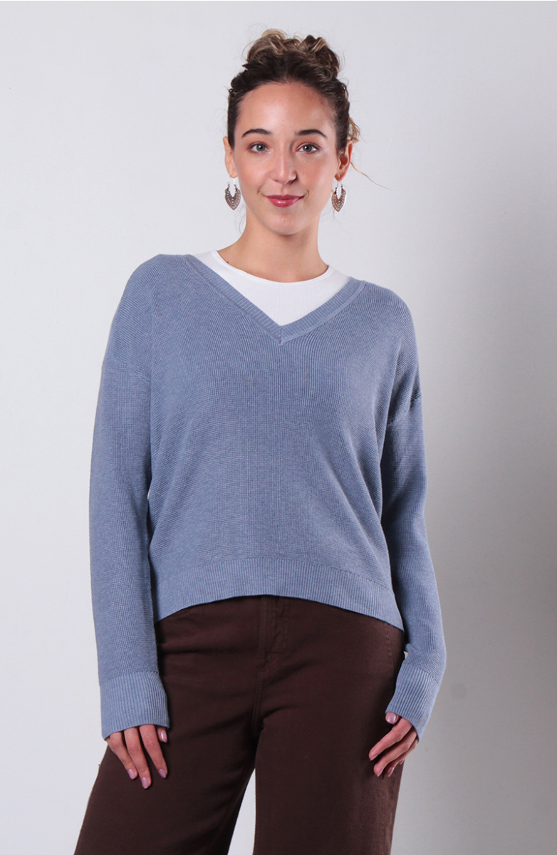 SWEATER MANGA LARGA ESCOTE V