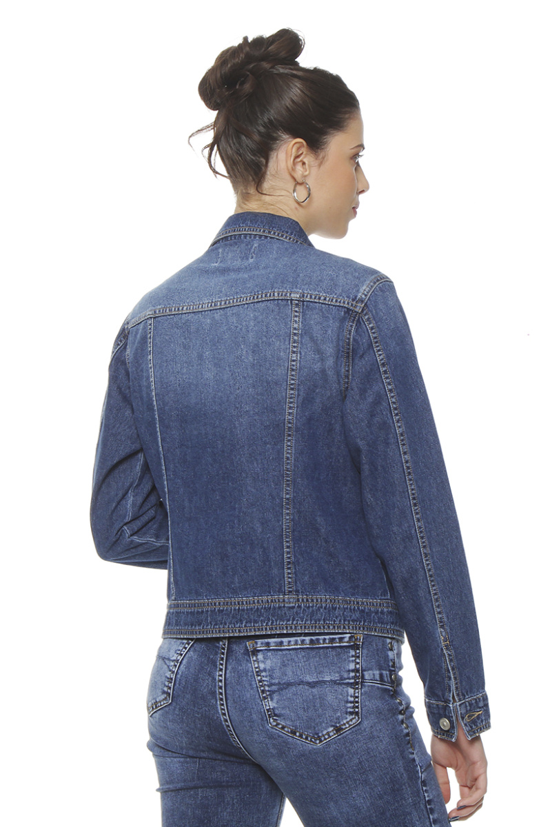 CHAQUETA DENIM MANGA LARGA ABOTONADA EN DELANTERO