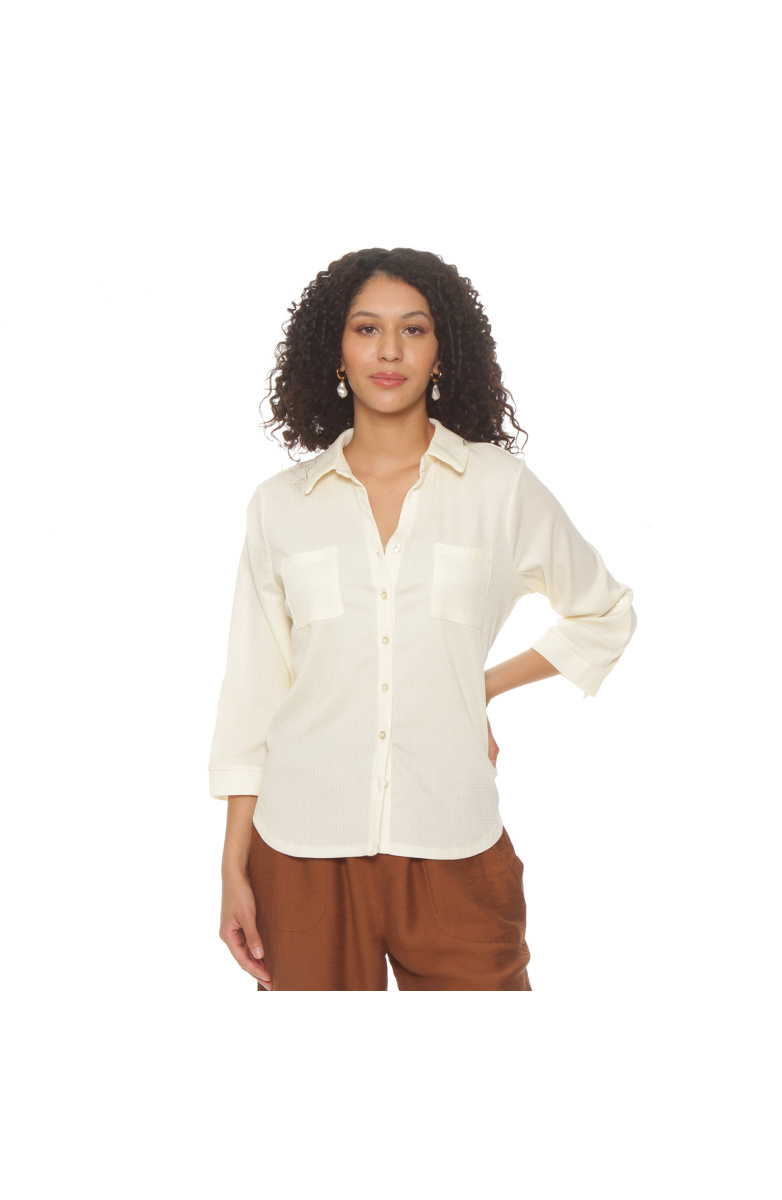 BLUSA MANGA 3/4 SOLIDA ESCOTE V ABOTONADA EN EL DELANTERO