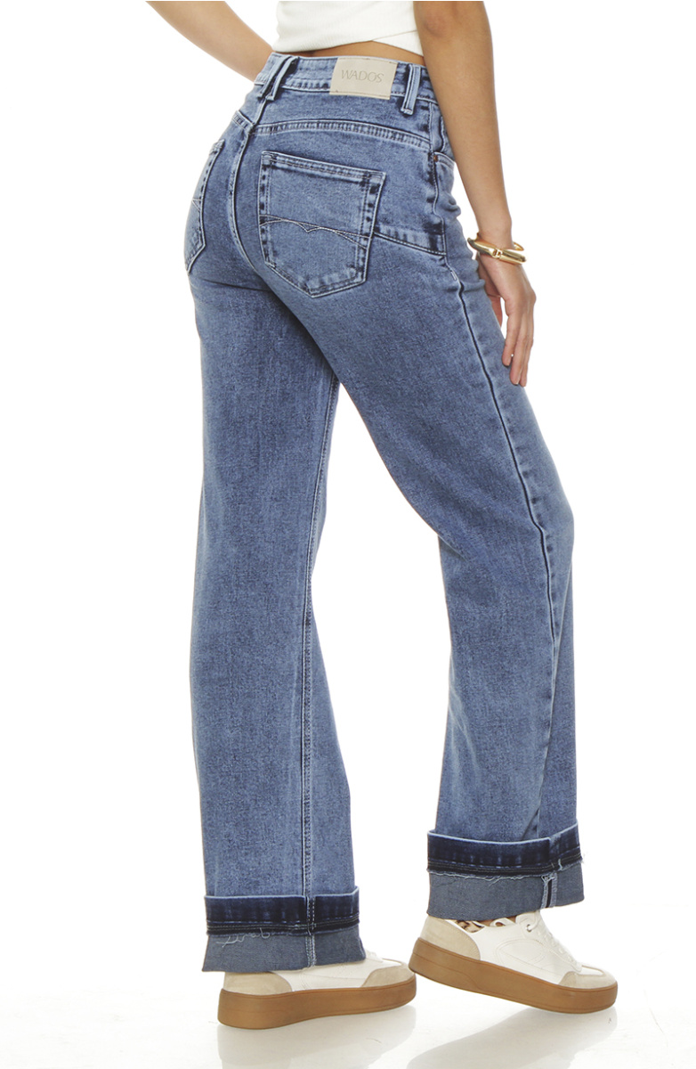 JEANS RECTO TIRO ALTO PRETINA BASICA 1 BOTON PUSH UP ROLL UP