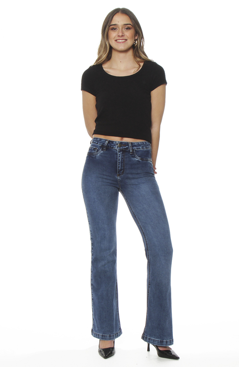 JEANS FLARE TIRO MEDIO PRETINA BASICA 1 BOTON