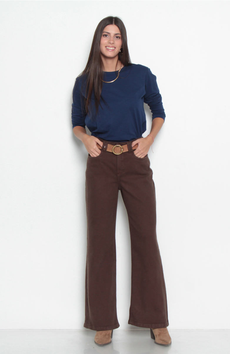 JEANS WIDE TIRO MEDIO PRETINA UN BOTON