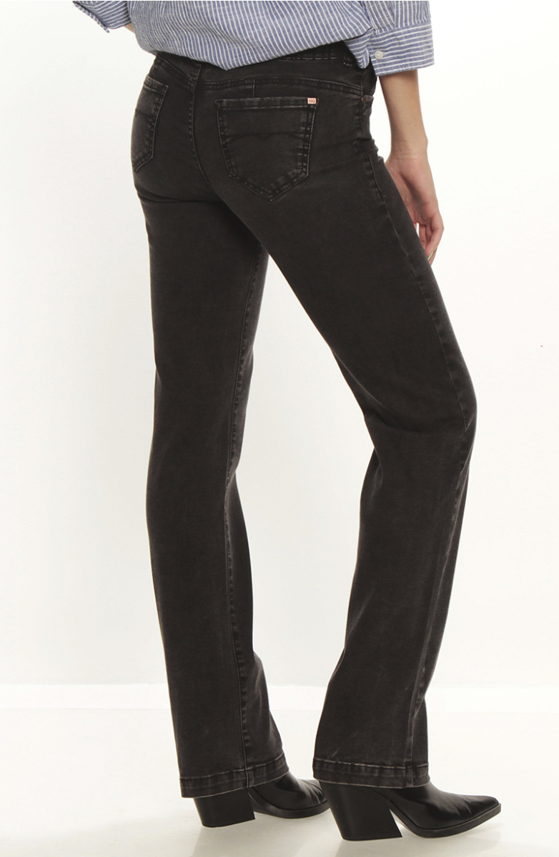 JEANS TIRO ALTO RECTO  PRETINA ALTA DOS BOTONES