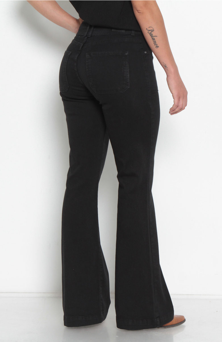 JEANS CARGO , TIRO ALTO, PRETINA ANCHA DOS BOTONES , PIERNA FLARE