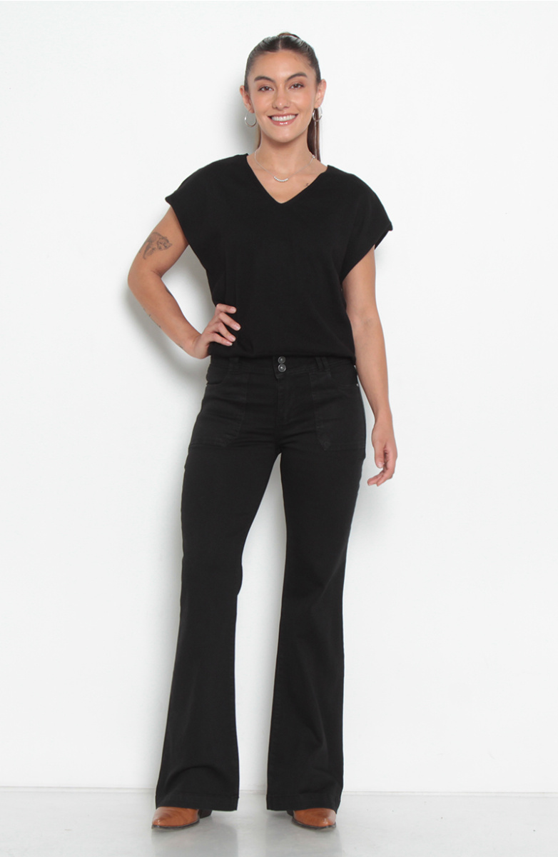 JEANS CARGO , TIRO ALTO, PRETINA ANCHA DOS BOTONES , PIERNA FLARE