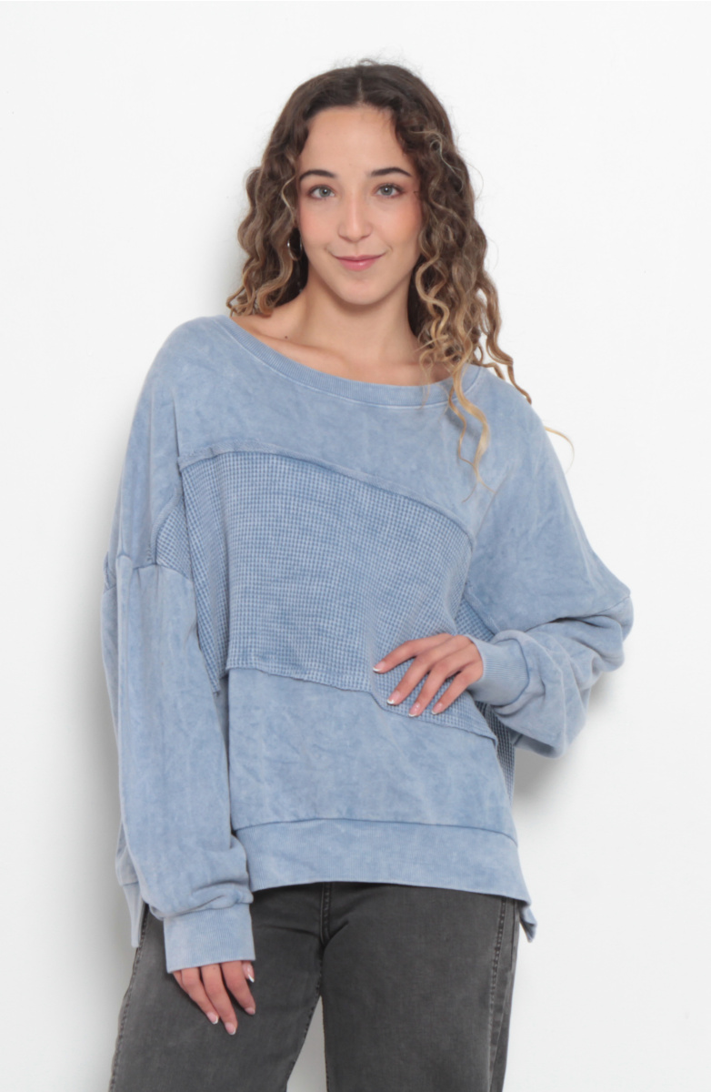 SWEATER ACID WASH MANGA LARGA ESCOTE REDONDO CON TEXTURA
