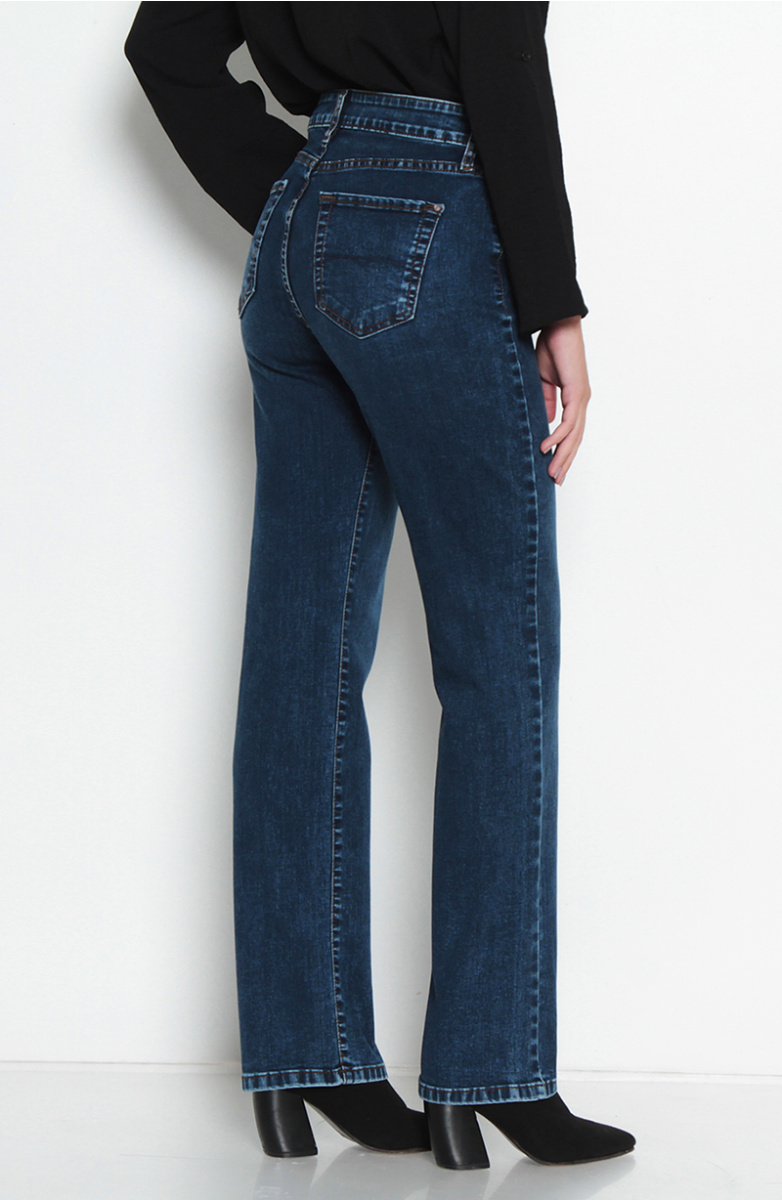 JEANS BASICO RECTO TIRO ALTO PRETINA UN BOTON BOLSILLO BORDADO