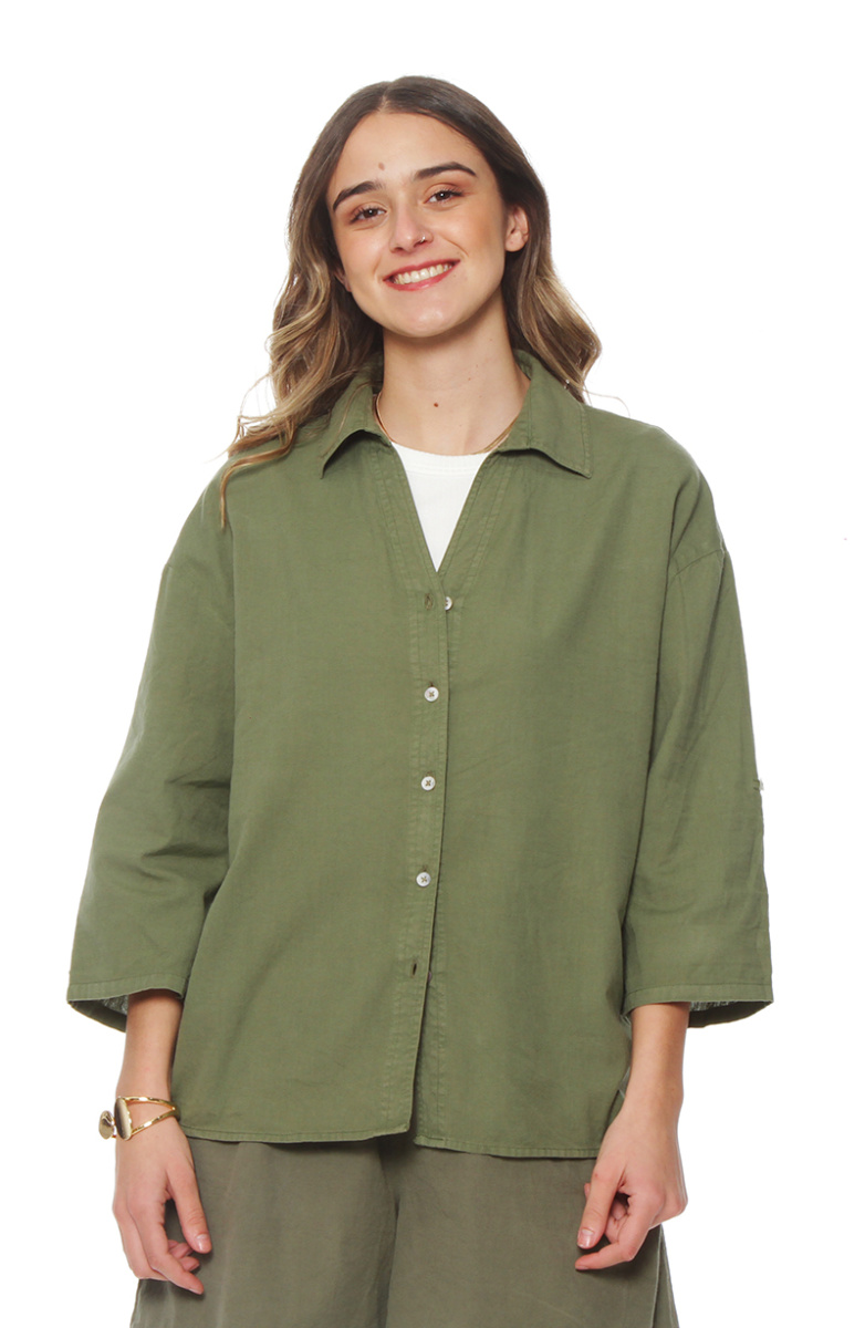 BLUSA MANGA LARGA ABOTONADA EN EL DELANTERO