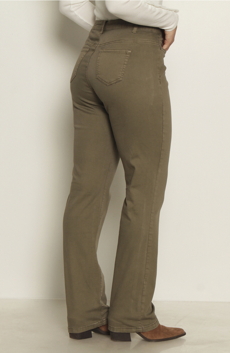 PANTALON RECTO TIRO ALTO PRETINA 1 BOTON