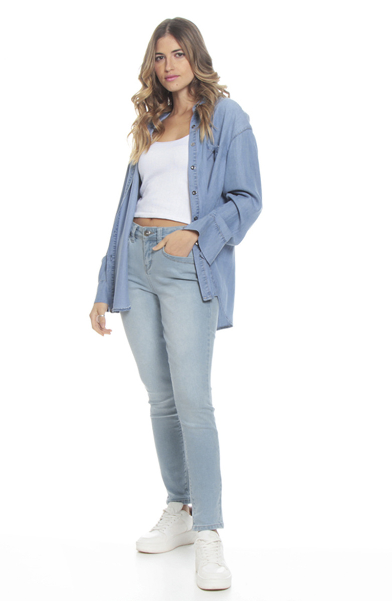 JEANS ESCULTURAL SLIM TIRO ALTO PUSH UP PRETINA BASICA UN BOTON