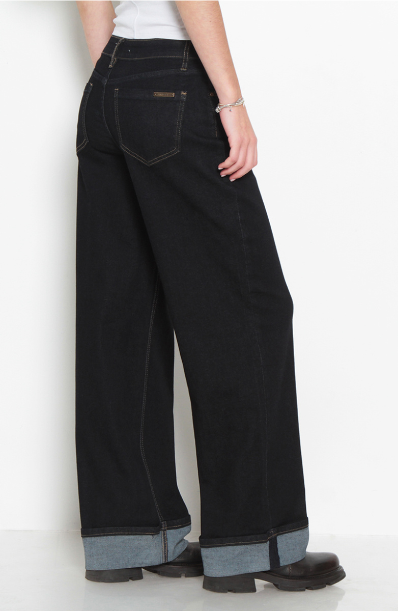JEANS WIDE LEG CUFFED TIRO ALTO PRETINA BASICA 1 BOTON