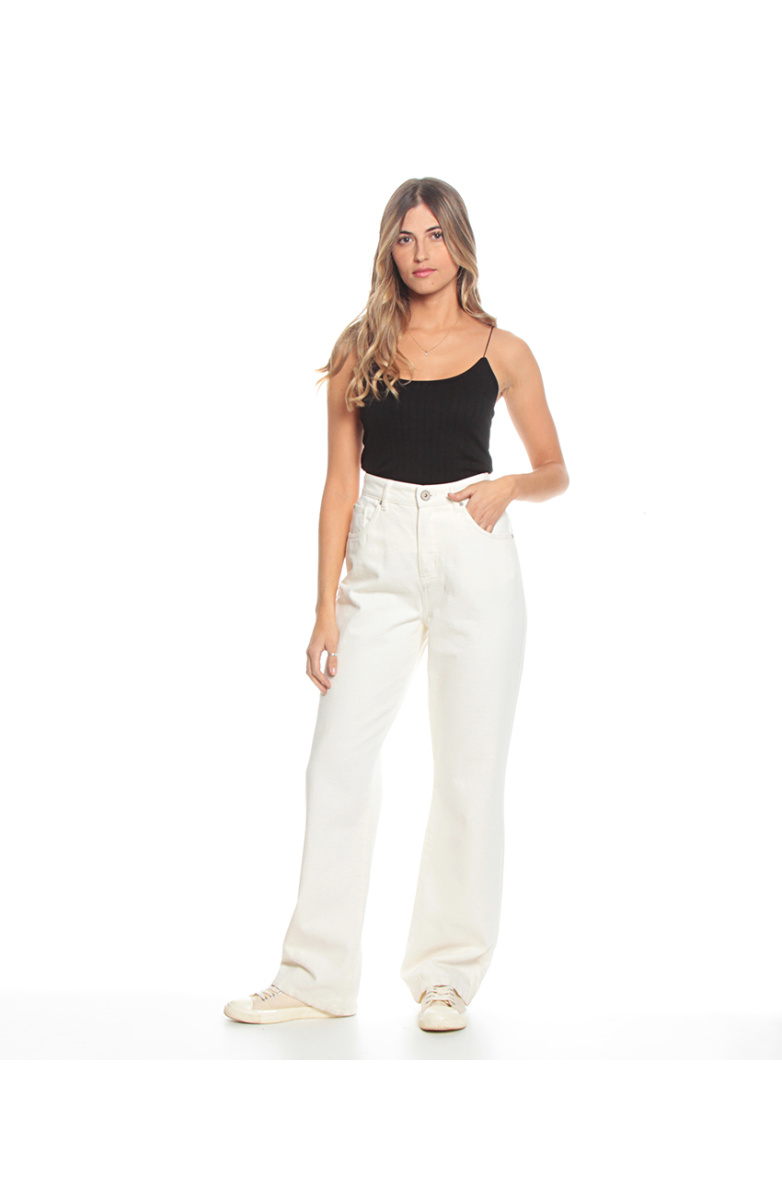 JEANS RECTO TIRO ALTO PUSH IN PUSH UP PRETINA UN BOTON