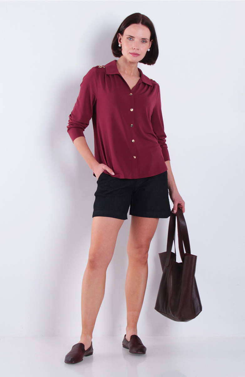 Blusa Manga Larga Con Cuello Redondo Y Botones En La Parte Delante