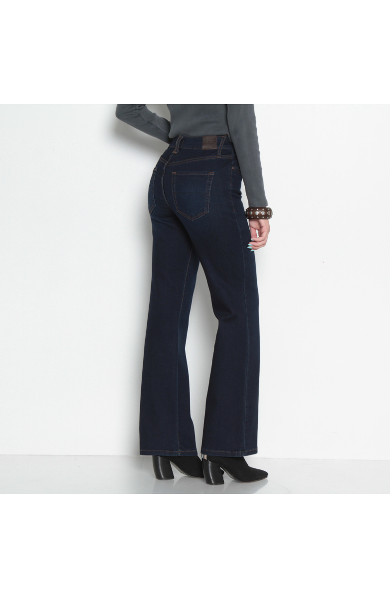 JEANS BASICO RECTO TIRO MEDIO PRETINA UN BOTON