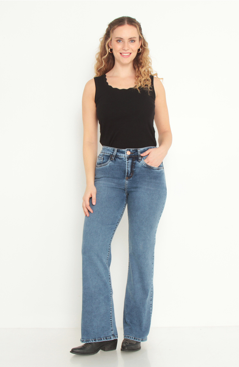 JEANS BASICO RECTO TIRO ALTO PRETINA UN BOTON