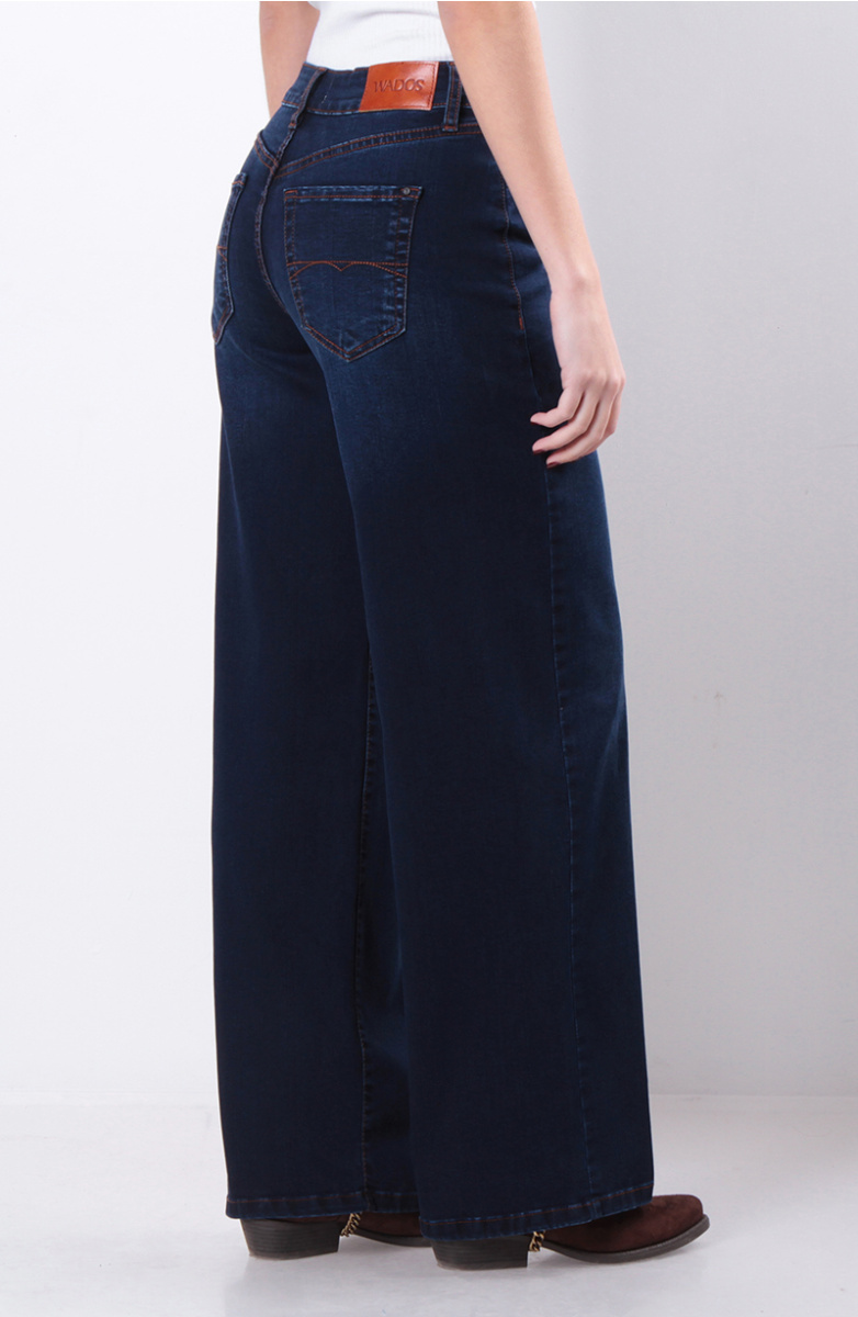 JEANS BASICO WIDE TIRO MEDIO PRETINA UN BOTON