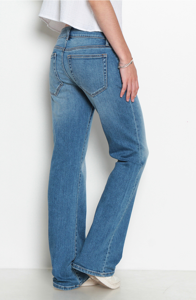 JEANS FLARE TIRO ALTO PRETINA BASICA 1 BOTON