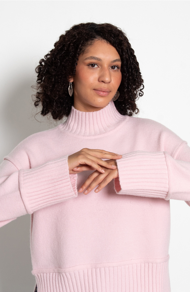 SWEATER MANGA LARGA CUELLO ALTO